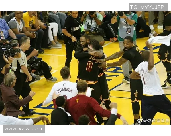 2015年NBA总决赛第五场勇士逆转骑士夺冠的精彩瞬间与战术分析