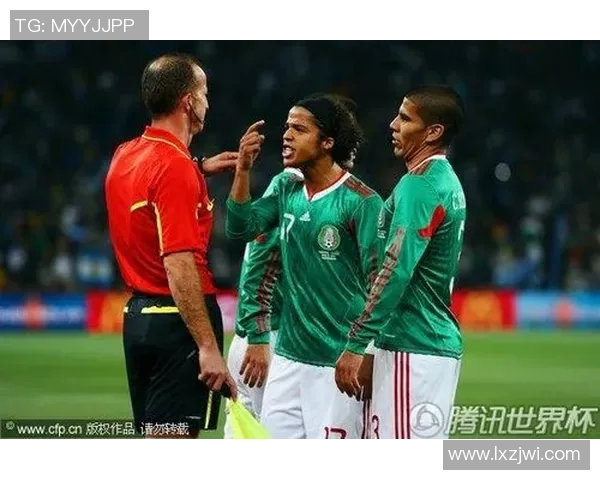 桑托斯与阿独立激战正酣突发事件导致比赛中断引发关注